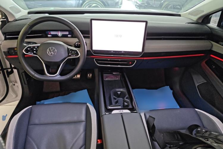 Used Volkswagen ID.7 VIZZION 2024 AIR model Center Console