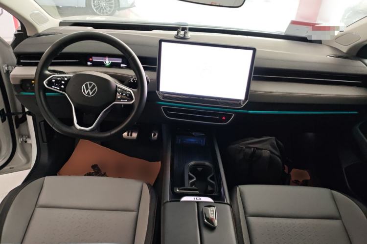Used Volkswagen ID.7 VIZZION 2024 AIR model Center Console