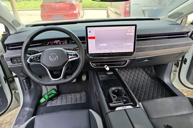 Used Volkswagen ID.7 VIZZION 2024 PRO Model Center Console