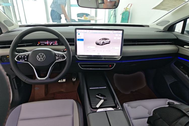 Used Volkswagen ID.7 VIZZION 2024 AIR model Center Console