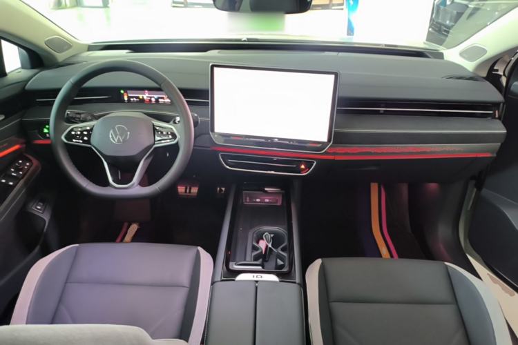 Used Volkswagen ID.7 VIZZION 2024 PRO Model Center Console