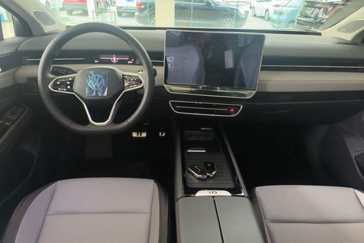 Used Volkswagen ID.7 VIZZION 2024 AIR model Center Console