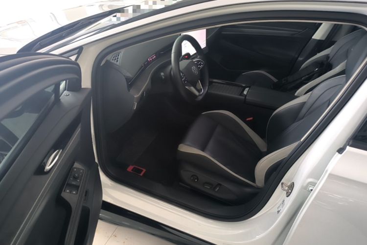 Used Volkswagen ID.7 VIZZION 2024 PRO Model Driver Seat