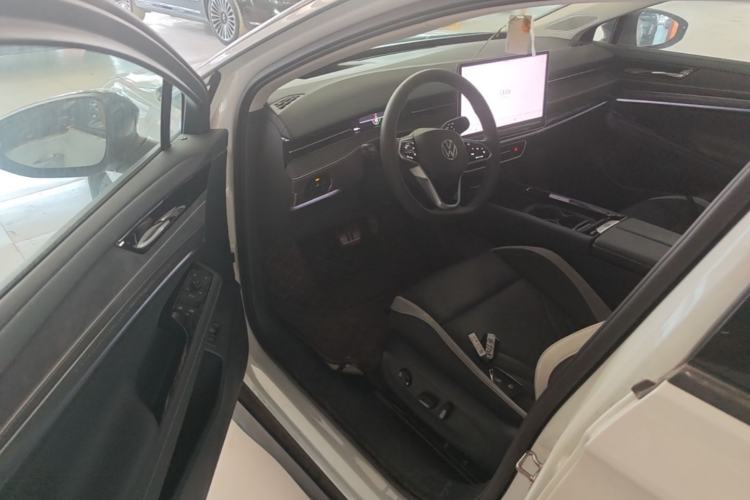 Used Volkswagen ID.7 VIZZION 2024 PRO Model Driver Seat
