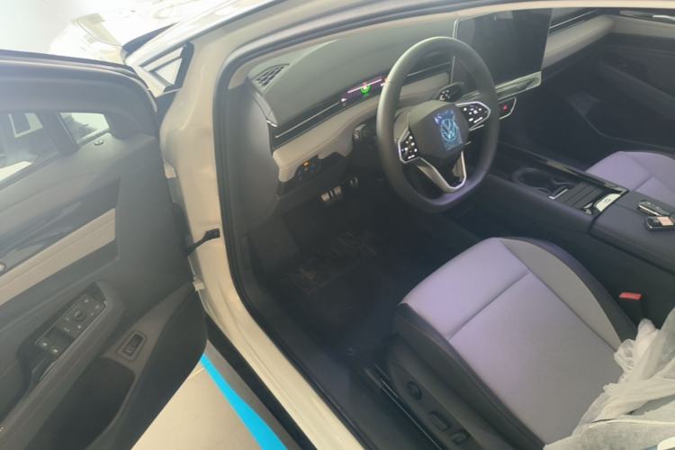 Used Volkswagen ID.7 VIZZION 2024 AIR model Driver Seat
