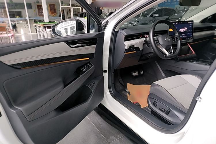 Used Volkswagen ID.7 VIZZION 2024 AIR model Driver Seat
