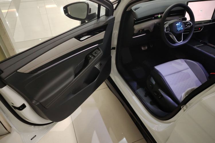 Used Volkswagen ID.7 VIZZION 2024 AIR model Driver Seat