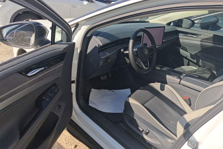 Used Volkswagen ID.7 VIZZION 2024 PRO Model Driver Seat