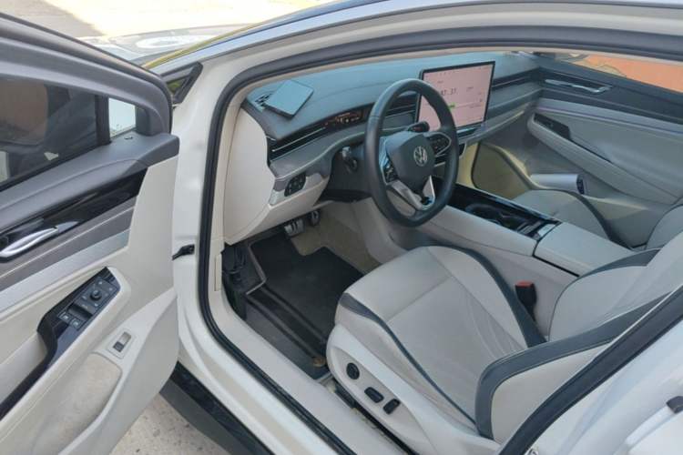 Used Volkswagen ID.7 VIZZION 2024 First Edition Driver Seat