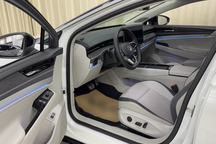 Used Volkswagen ID.7 VIZZION 2024 First Edition Driver Seat