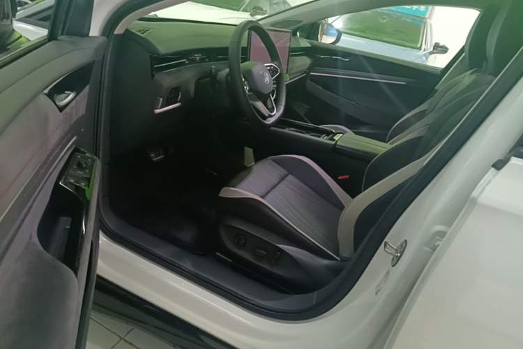 Used Volkswagen ID.7 VIZZION 2024 PRIME Driver Seat
