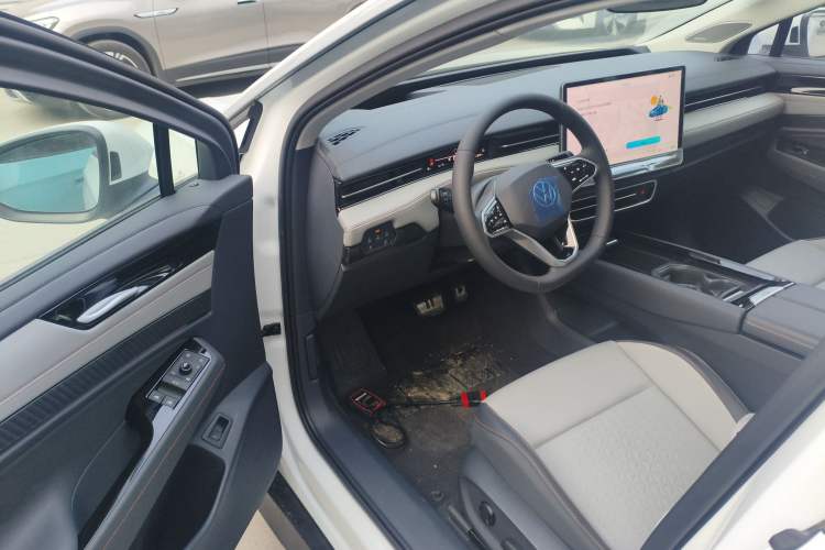 Used Volkswagen ID.7 VIZZION 2024 AIR model Driver Seat