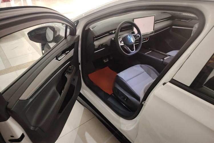 Used Volkswagen ID.7 VIZZION 2024 AIR model Driver Seat