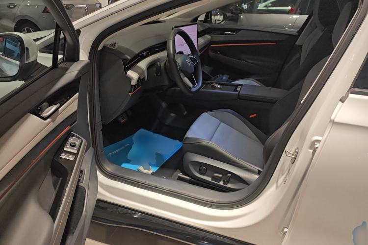 Used Volkswagen ID.7 VIZZION 2024 AIR model Driver Seat