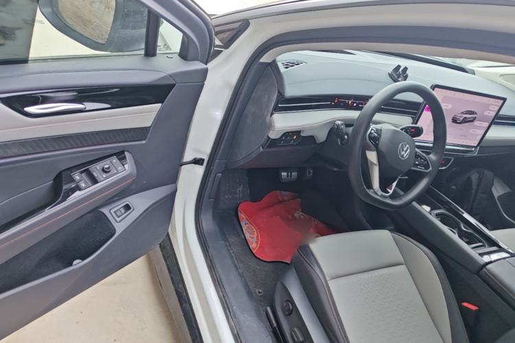 Used Volkswagen ID.7 VIZZION 2024 AIR model Driver Seat