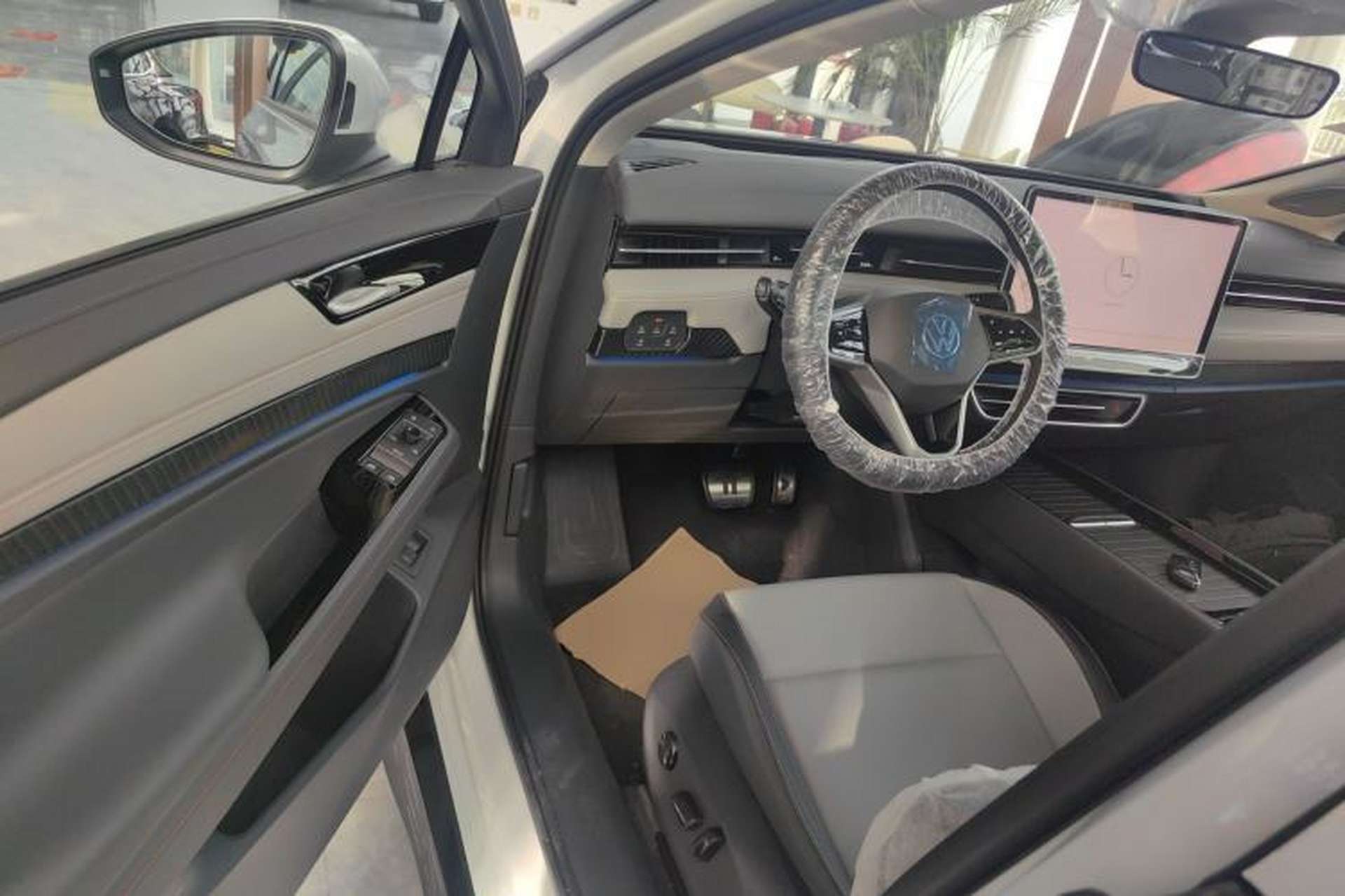 Used Volkswagen ID.7 VIZZION 2024 AIR model Driver Seat