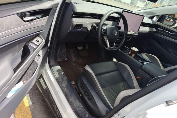 Used Volkswagen ID.7 VIZZION 2024 First Edition Driver Seat
