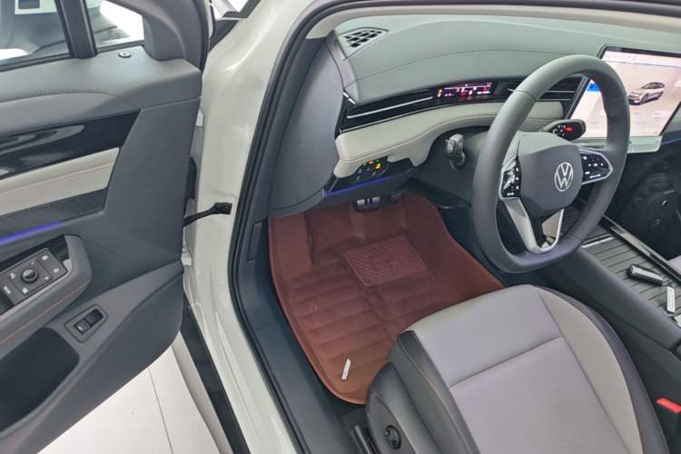 Used Volkswagen ID.7 VIZZION 2024 AIR model Driver Seat