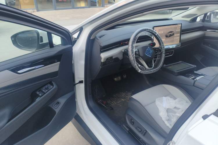 Used Volkswagen ID.7 VIZZION 2024 AIR model Driver Seat