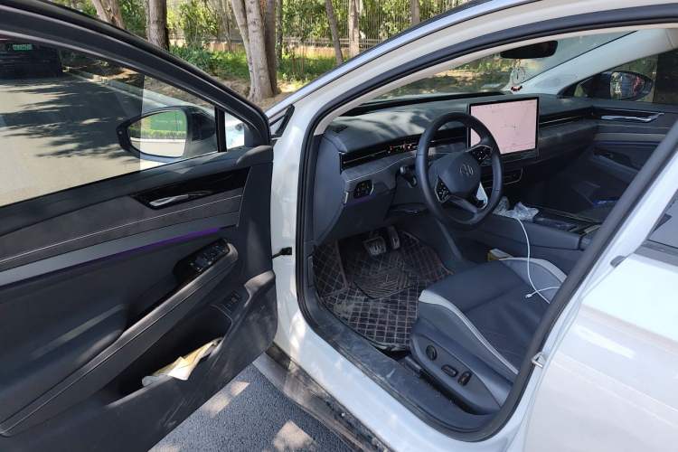 Used Volkswagen ID.7 VIZZION 2024 First Edition Driver Seat