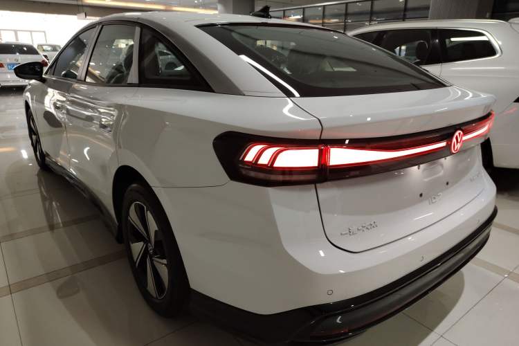 Used Volkswagen ID.7 VIZZION 2024 AIR model Exterior 2