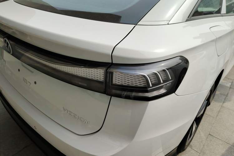Used Volkswagen ID.7 VIZZION 2024 AIR model Exterior 3