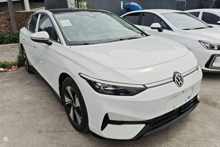 Used Volkswagen ID.7 VIZZION 2024 AIR model Front Right 45 Deg