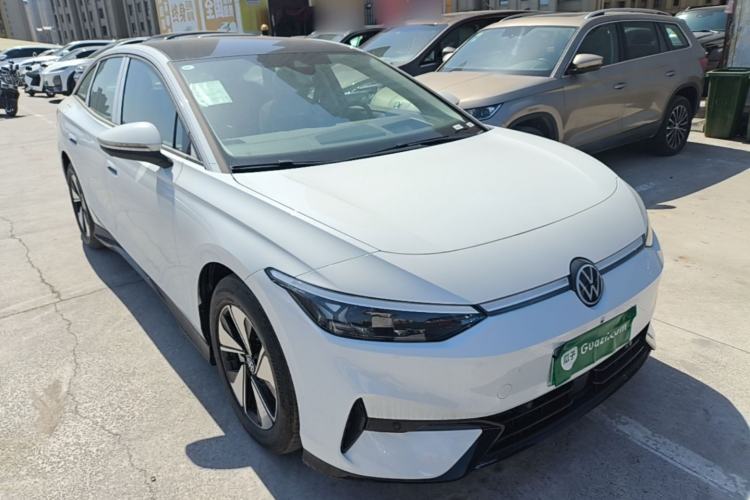 Used Volkswagen ID.7 VIZZION 2024 AIR model Front Right 45 Deg