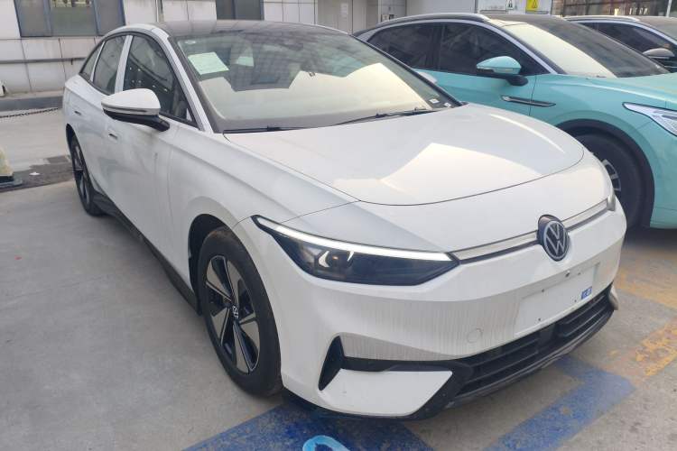 Used Volkswagen ID.7 VIZZION 2024 AIR model Front Right 45 Deg
