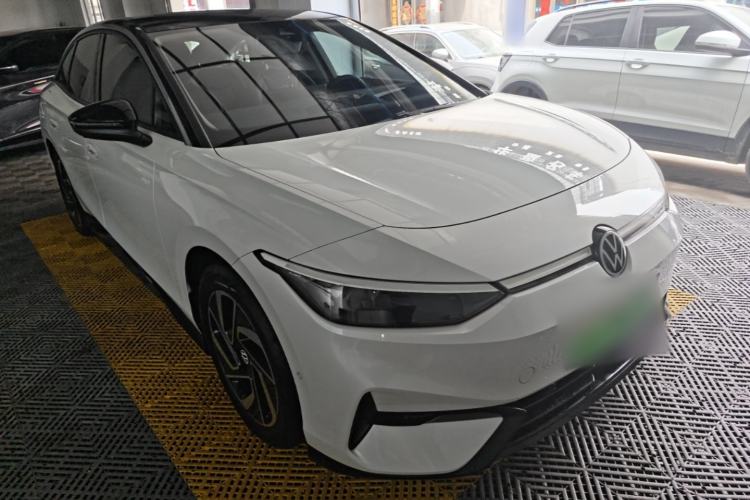 Used Volkswagen ID.7 VIZZION 2024 PRO Model Front Right 45 Deg
