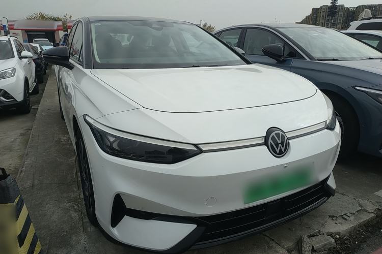 Used Volkswagen ID.7 VIZZION 2024 First Edition Front Right 45 Deg