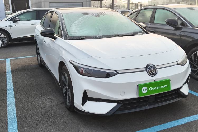 Used Volkswagen ID.7 VIZZION 2024 AIR model Front Right 45 Deg