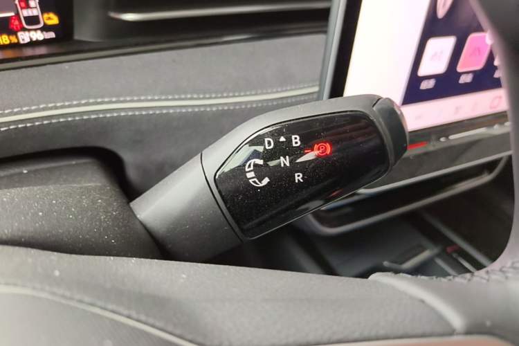 Used Volkswagen ID.7 VIZZION 2024 PRO Model Gear Lever