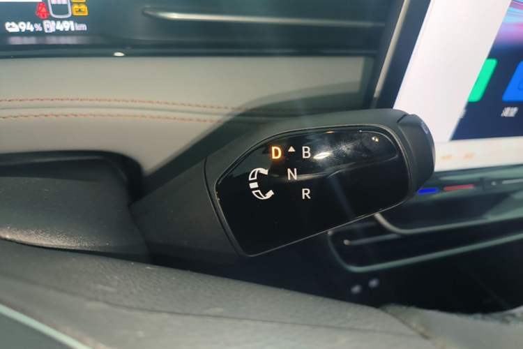 Used Volkswagen ID.7 VIZZION 2024 AIR model Gear Lever