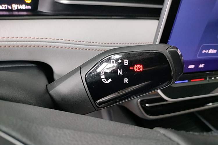 Used Volkswagen ID.7 VIZZION 2024 AIR model Gear Lever