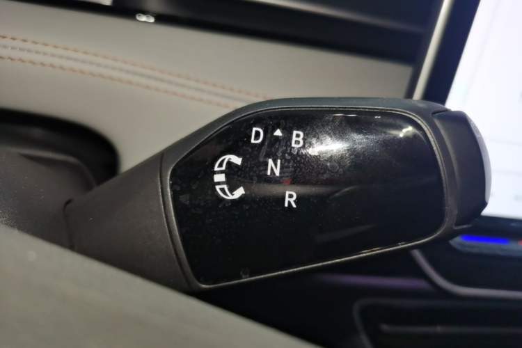 Used Volkswagen ID.7 VIZZION 2024 AIR model Gear Lever