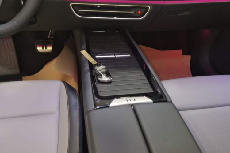 Used Volkswagen ID.7 VIZZION 2024 AIR model Gear Lever