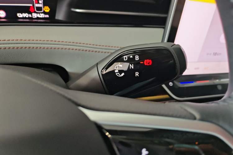 Used Volkswagen ID.7 VIZZION 2024 AIR model Gear Lever