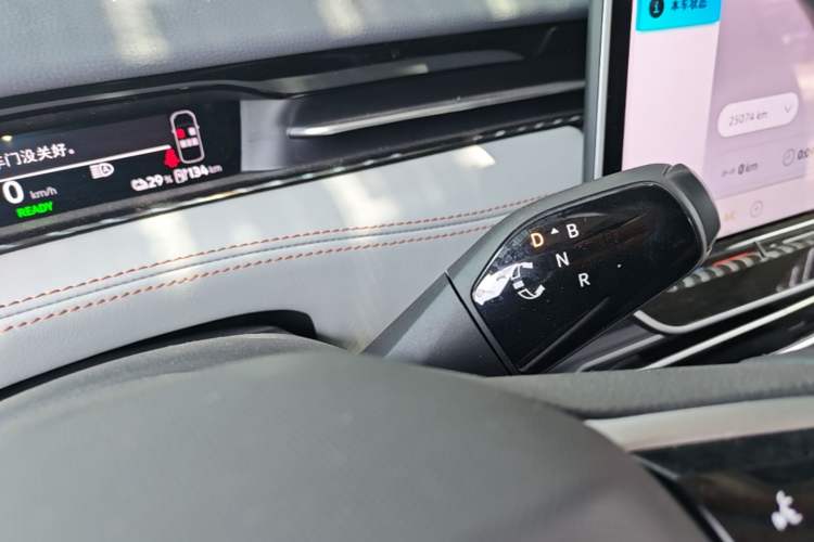 Used Volkswagen ID.7 VIZZION 2024 AIR model Gear Lever
