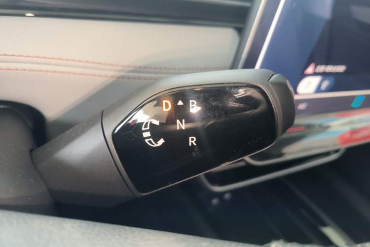 Used Volkswagen ID.7 VIZZION 2024 AIR model Gear Lever
