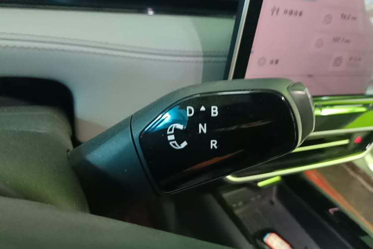 Used Volkswagen ID.7 VIZZION 2024 AIR model Gear Lever