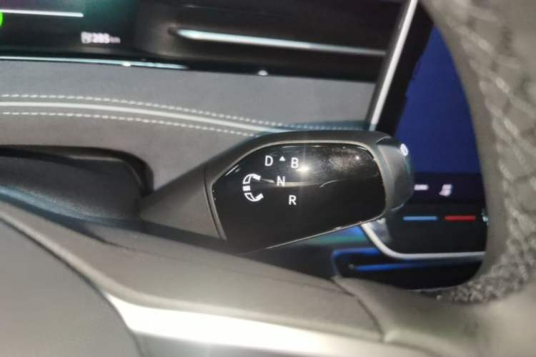 Used Volkswagen ID.7 VIZZION 2024 PRO Model Gear Lever