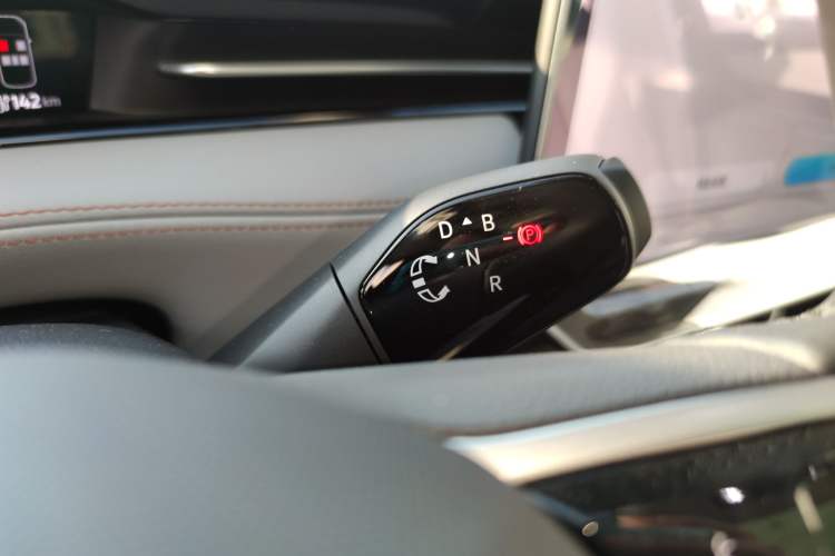 Used Volkswagen ID.7 VIZZION 2024 AIR model Gear Lever