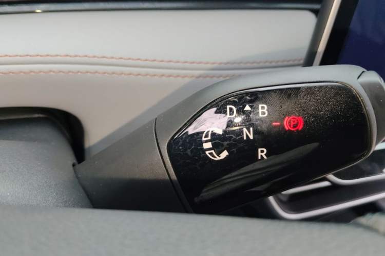 Used Volkswagen ID.7 VIZZION 2024 AIR model Gear Lever