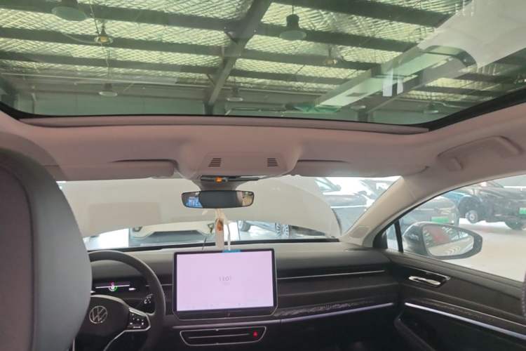 Used Volkswagen ID.7 VIZZION 2024 PRO Model Headliner
