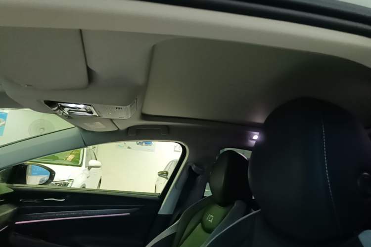 Used Volkswagen ID.7 VIZZION 2024 PRO Model Headliner