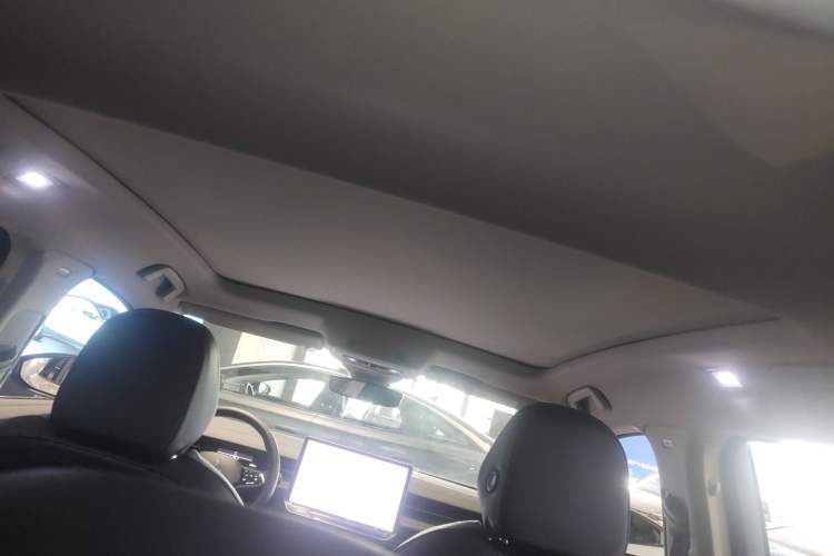 Used Volkswagen ID.7 VIZZION 2024 PRO Model Headliner