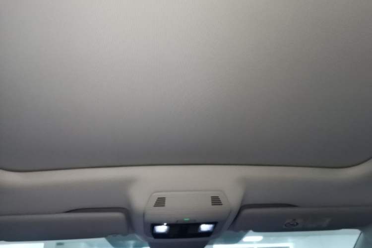 Used Volkswagen ID.7 VIZZION 2024 AIR model Headliner