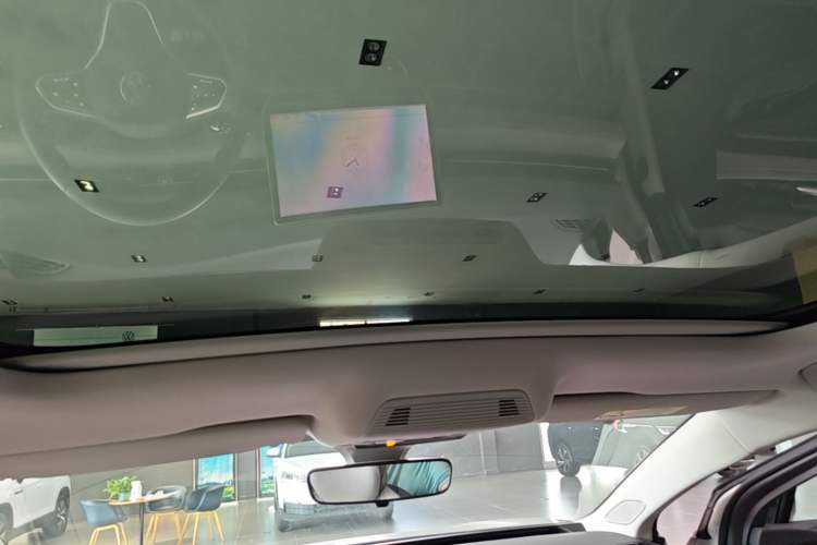 Used Volkswagen ID.7 VIZZION 2024 AIR model Headliner