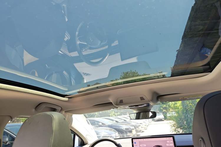 Used Volkswagen ID.7 VIZZION 2024 PRO Model Headliner